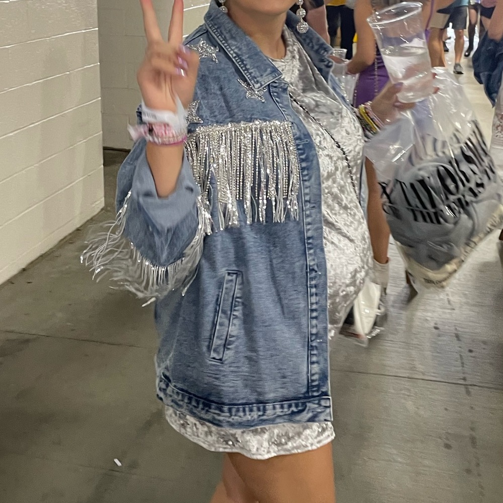 ⭐️ERAS TOUR JACKET⭐️ FREE SHIPPING - Taylor Swift hand painted denim - Picture 6 of 6